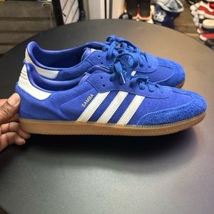 Adidas Samba (Suede)12 -1/2 NEW!!.Never Worn / No Box Blue Gum Bottom